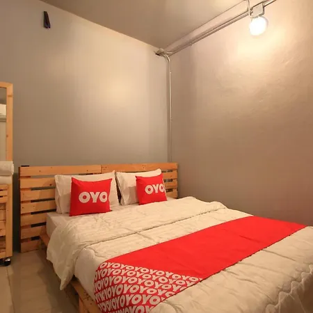 Oyo 544 Sleep Sloth Hostel